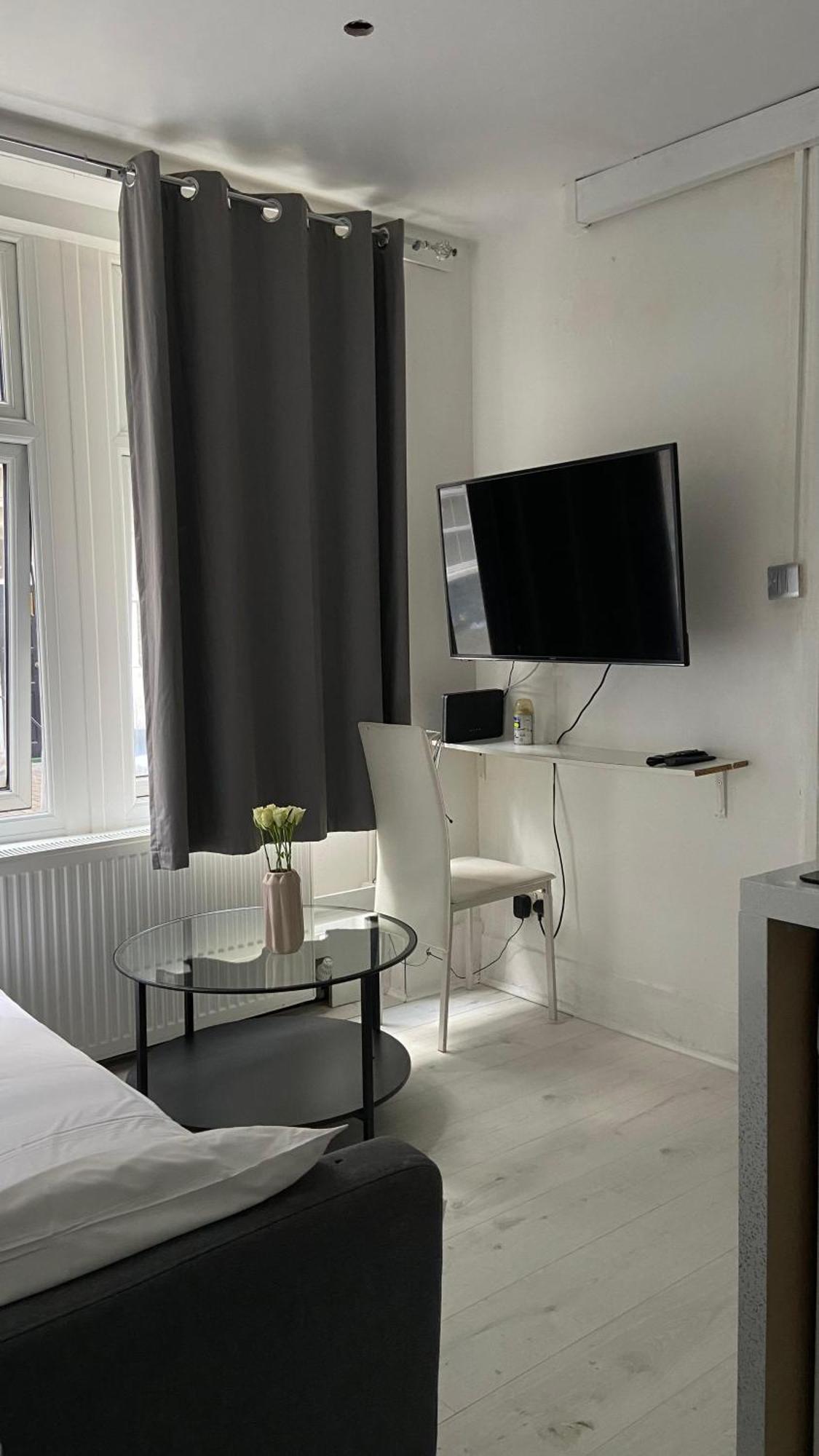 Lovely Ground Floor Miles Apart Apartment ลอนดอน ภายนอก รูปภาพ