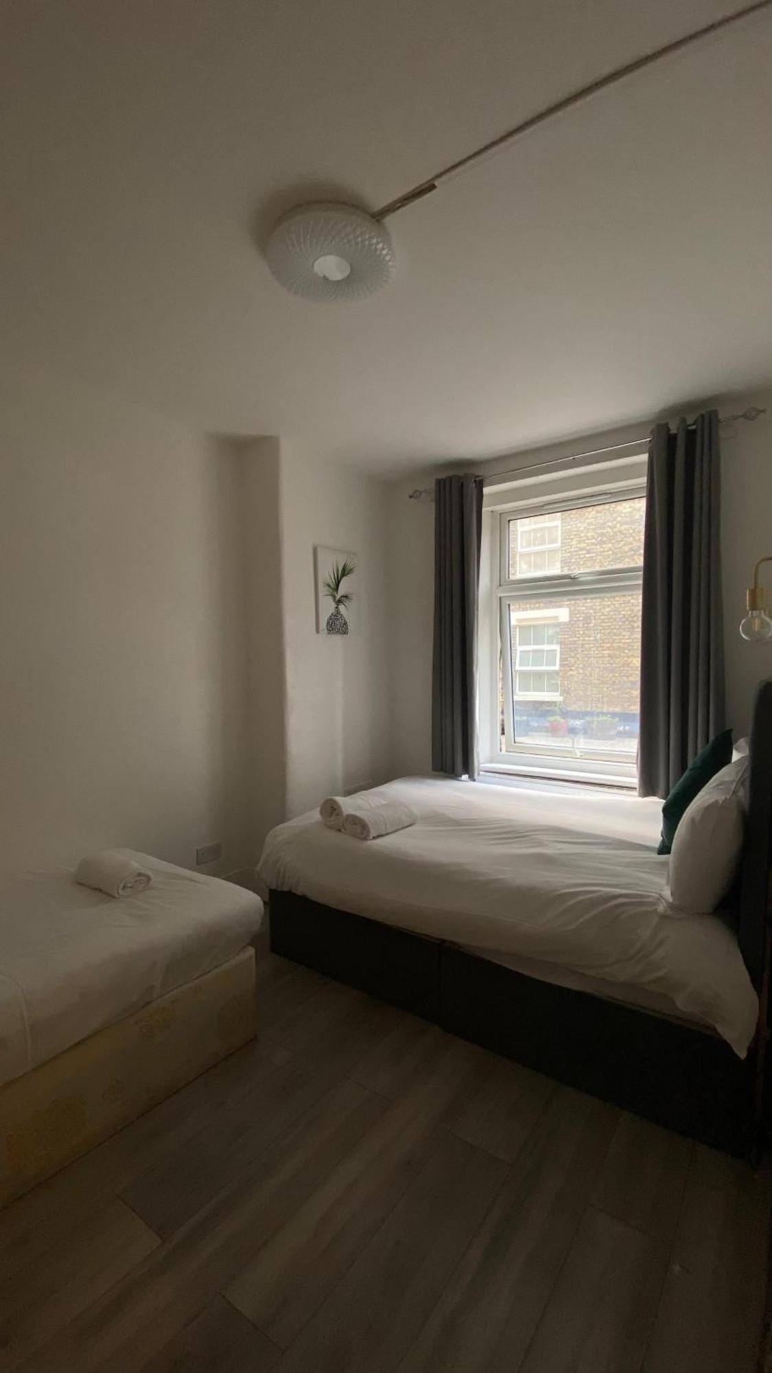 Lovely Ground Floor Miles Apart Apartment ลอนดอน ภายนอก รูปภาพ